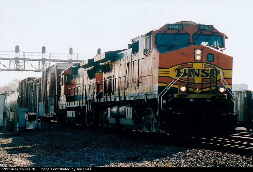 BNSF 4943 West